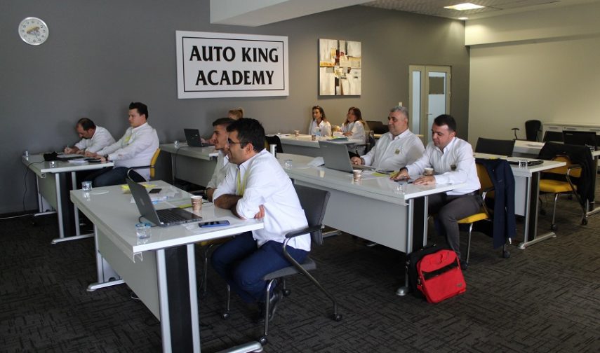 Auto King Akademi'de Eğitimler Devam Ediyor