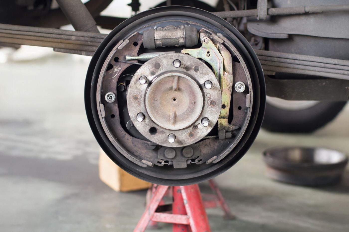 drum brake shoe replacement